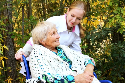 Круглосуточный медицинский уход за пожилыми людьми